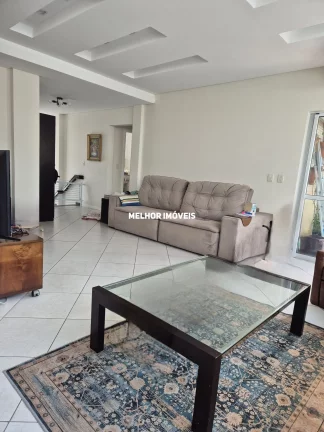 Imagem Cobertura Duplex á venda com 4 suítes, piscina privativa e 4 vagas localizada no centro de Balneário Camboriú.