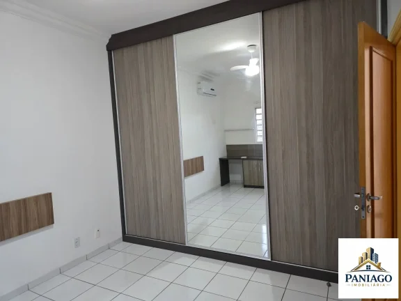 Imagem Casa aconchegante em condomínio, com 4 quartos, jardim e piscina, Cuiabá-MT