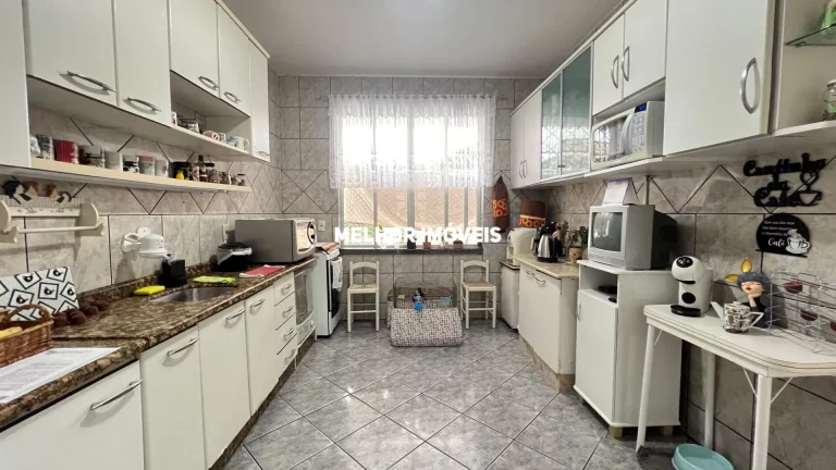Imagem Casa a venda com 242 m² - Centro Sul de Balneário Camboriú.