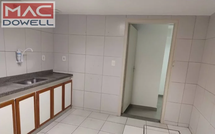 Imagem Loja linear de 428 m² em frente a Praia de Botafogo no Rio de Janeiro