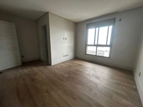 Imagem Apartamento de 3 suítes e 2 vagas de garagem no Centro de Itajaí