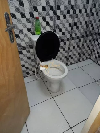 Imagem Sobrado com 4 casas à venda no Embu das Artes