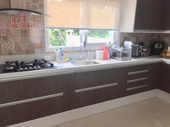 Imagem Belíssima Casa em condomínio fechado no Horto do Ipê -308m²