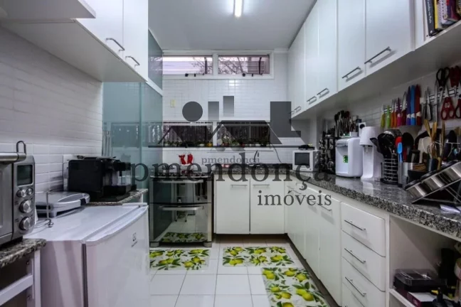 Imagem Maravilhoso Apartamento de 239m² no Alto de Pinheiros, próximo ao Parque Villa Lobos.