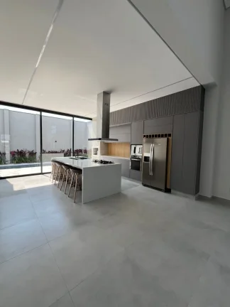 Imagem Casa de luxo no Condomínio na Vila Martins em Itu-SP: 3 quartos, 3 suítes, 3 salas, 5 banheiros e 4 vagas de garagem!