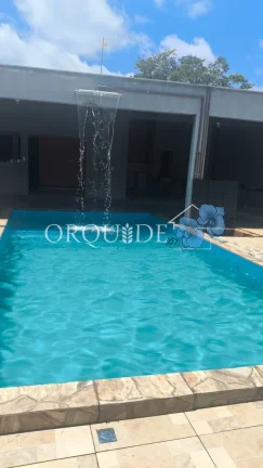 Chácara à venda à apenas 4 Km de Santo Antônio da Barra-GO, Setor Central: 5 quartos, 1 sala. Imperdível oportunidade!