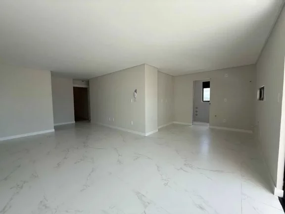 Imagem Apartamento com 3 suítes e 3 vagas de garagem em Itajaí
