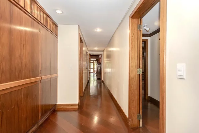 Imagem Casa à venda em Porto Alegre, Cavalhada, com 5 quartos, 900m²