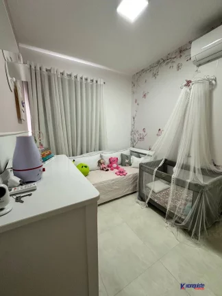 Imagem VENDO CASA DE 3 DORMITORIOS SENDO UMA SUITE EM CONDOMINIO - SIM