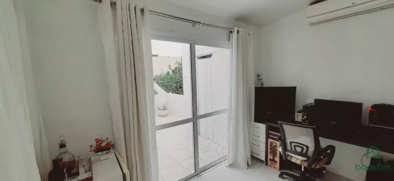 Imagem Cobertura 2 dorm. c/ garagem Porto Alegre/RS - AP2371