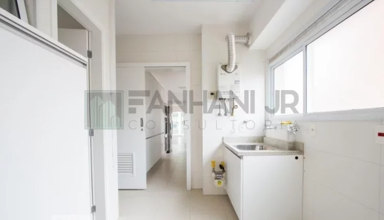 Imagem Imperdível: Apartamento à venda em Moema, São Paulo-SP, com 4 quartos, 2 suítes, 5 banheiros, 4 vagas de garagem e 215m²