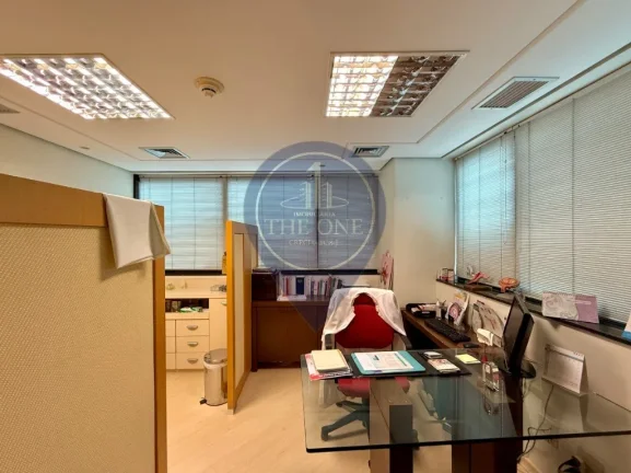 Imagem Conjunto Comercial à Venda em Moema com 2 Banheiros, 1 Vaga e 47m² - São Paulo-SP
