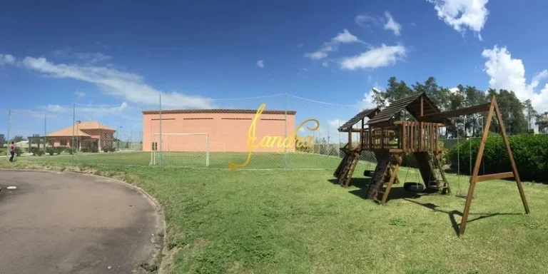 Imagem Terreno em condomínio fechado beira de lago