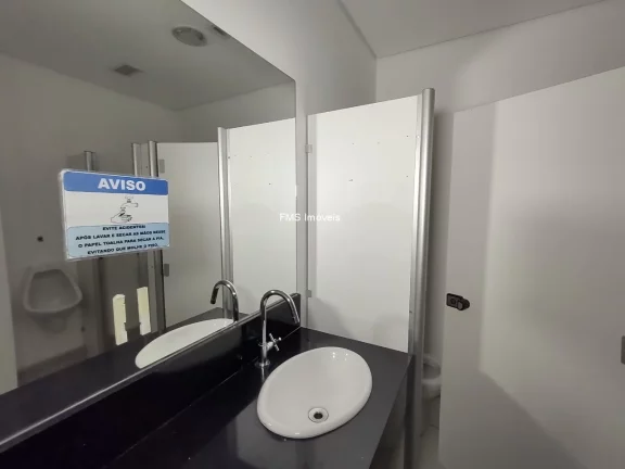 Imagem Conjunto comercial com 677m² para locação em Alphaville.