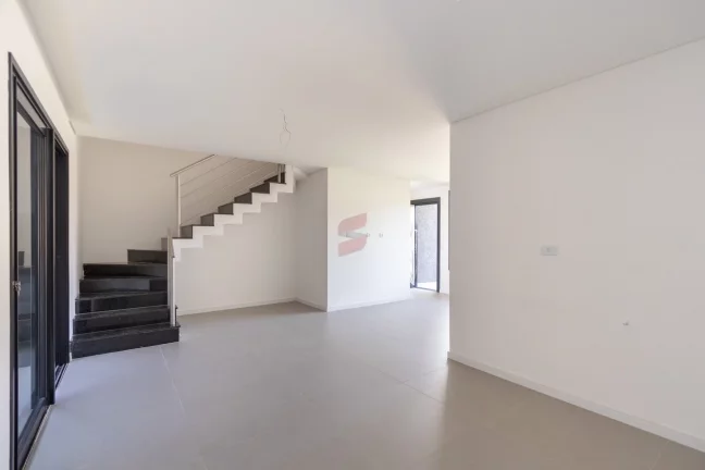Imagem SOBRADO com 3 dormitórios à venda com 157.36m² por R$ 923.000,00 no bairro Pilarzinho - CURITIBA / PR