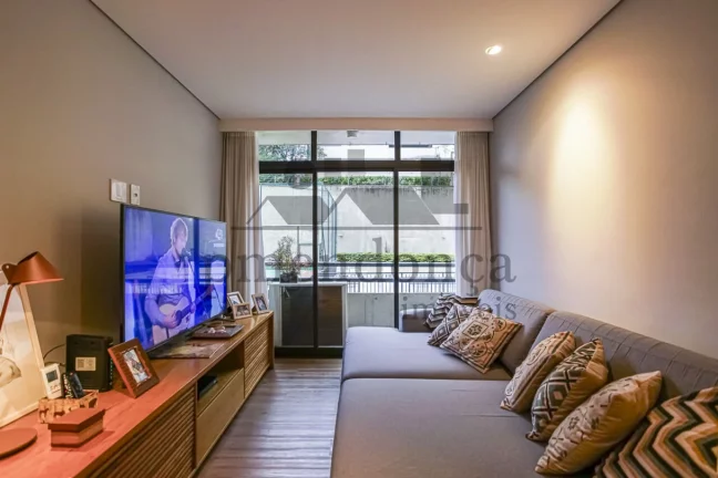 Imagem Apartamento na Pompeia com 87m², 3 quartos( 1 sui­te ) e 2 vagas.