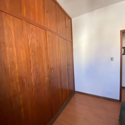 Imagem Apartamento à Venda em Piracicaba, Centro. Ótima localização. Com 2 dormitórios, Banheiro socia...
