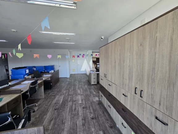 Imagem Sala Comercial Valongo para locação, 4 salas unificadas, 4 vagas