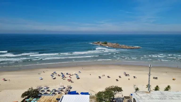 Imagem Apartamento com 4 dormitórios à venda, 180 m² - Pitangueiras - Guarujá/SP