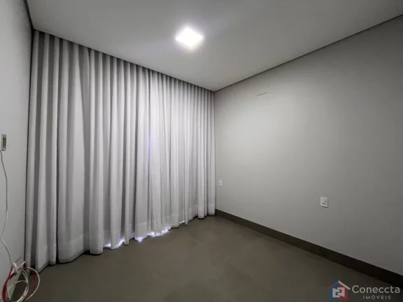Imagem Casa de Alto Padrão à Venda no Jardim Panorâmico – Patos de Minas | 3 Quartos, Área Gourmet e Energia Solar