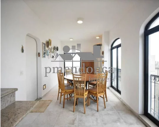 Imagem Cobertura Duplex em Higienópolis com 600m², 5 quartos sendo 2 suítes e 6 vagas.