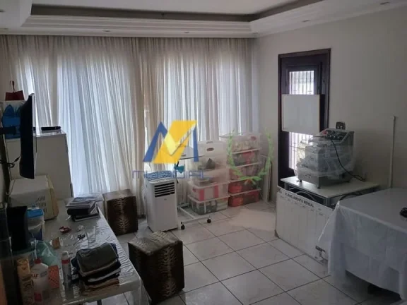 Imagem Casa à Venda com 228m², 2 dormitórios, 1 suíte, 1 sala e 4 vagas!!!