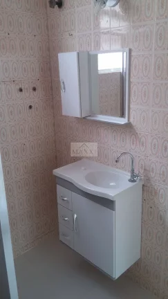 Imagem Casa Triplex para Locação no Conjunto Residencial Henriqueta – 2 Quartos e Garagem