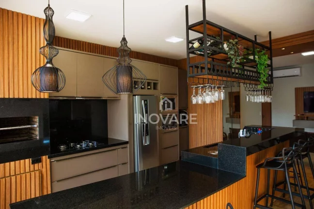 Imagem Casa com 3 dormitórios à venda, 220 m² por R$ 730.000,00 - Karfan - Itumbiara/GO