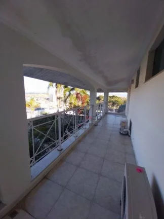 Imagem Sobrado no Portal das Colinas com 3 Suites, salão de festas e piscina. Guaratinguetá