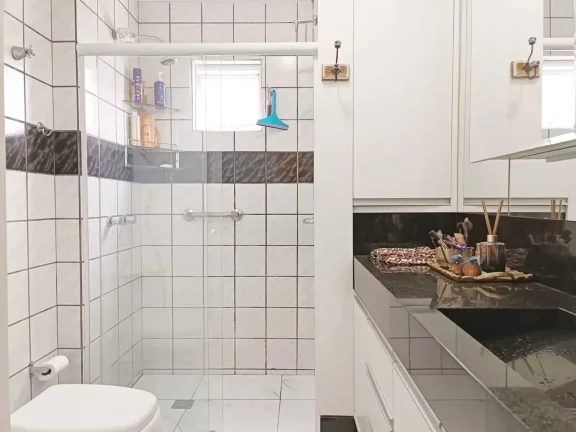 Imagem Apartamento com 3 dormitórios e 2 vagas no centro de Balneário Camboriú