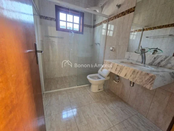 Imagem Esta linda residência une conforto e sofisticação em cada detalhe. São 3 dormitórios, sendo 1 s...