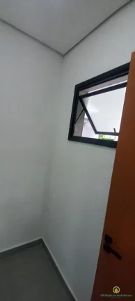 Imagem Casa nova, térrea com 3 suítes, estilo moderno com piscina em condomínio