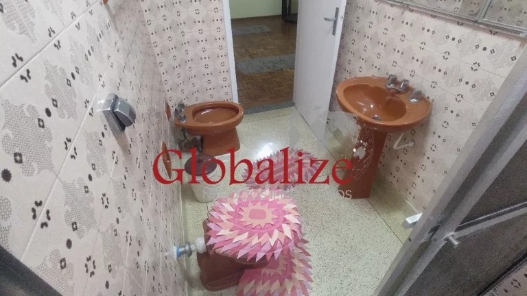 Imagem Oportunidade!!! Apartamento de 3 dormitórios com suíte dependência de empregada completa no bairro do Macuco em Santos (SP) por R$.510.000,00 .