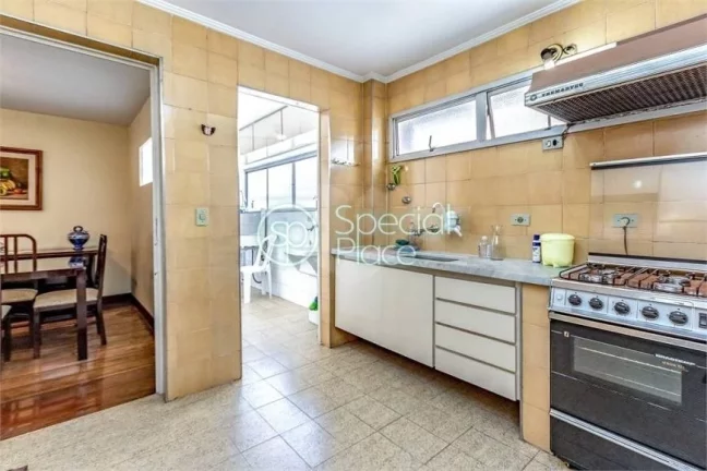 Imagem Apartamento com 122 m², localizado no coração da Vila Olímpia. Andar alto, amplo living com vara...