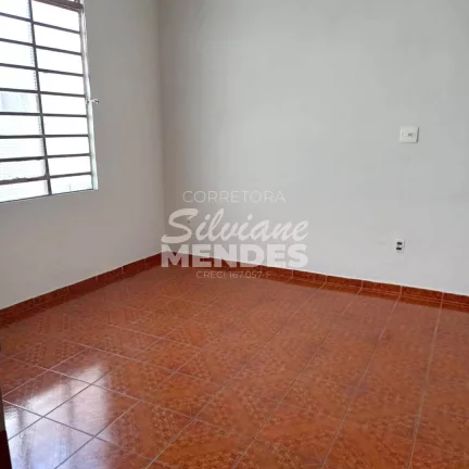 Imagem Excelente ponto comercial com loja, casa 2 dorms, quintal e edícula
