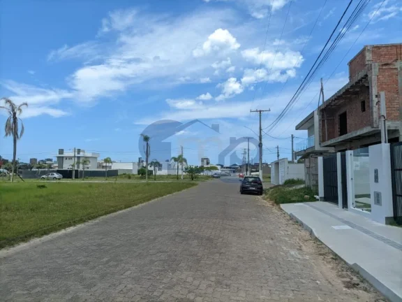 Imagem Casa geminada com 3 dormitórios no Loteamento Morada das Palmeiras em Torres/RS