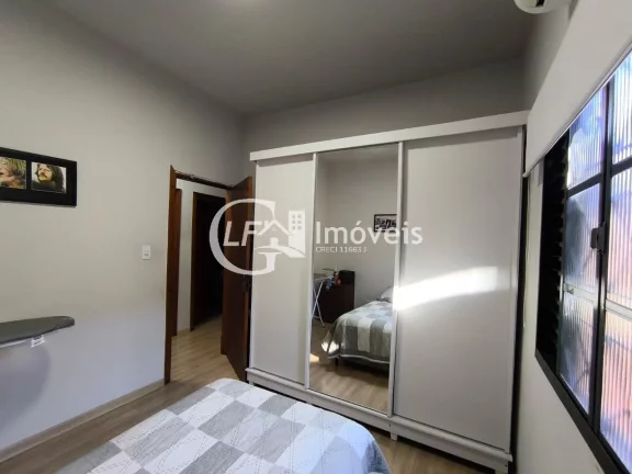 Imagem Impecável residência à venda em Campo Grande-MS, Jardim dos Estados: 3 quartos, 1 suíte, 2 salas, 2 banheiros, com edícula, 4 vagas de garagem, 210m².