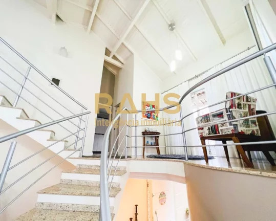 Imagem Sobrado Averbado com mais de 266m² em terreno de 408,27 m², sendo 1 suíte master e mais 3 quartos...