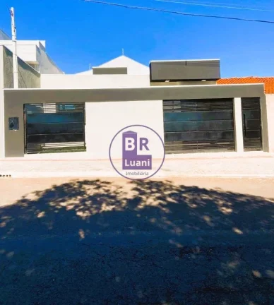 Imagem Linda casa nova a venda!