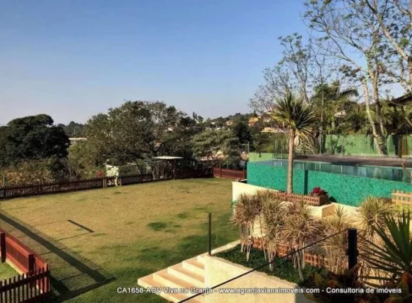 Imagem Fazendinha / R. Vital Brasil (fechada) - LOCAÇÃO 4 sts, moderna, linda!
