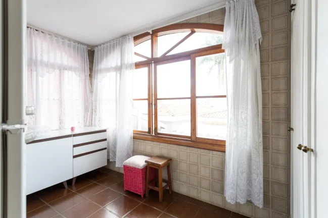 Imagem Sobrado Jardim Prudência - 200M², 3 Dorms, 1 Vaga, Lareira, Quintal, Split, Armários.