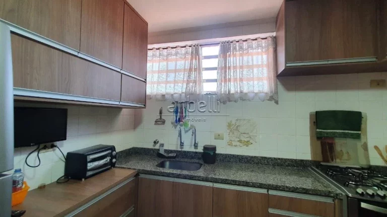 Imagem Sobrado com 166 metros quadrados, 3 dormitórios sendo 1 suíte e todos os dormitórios com armário...