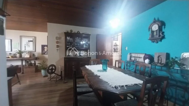 Imagem Localizado em um dos edifícios mais tradicionais da cidade, este apartamento oferece conforto e pra...