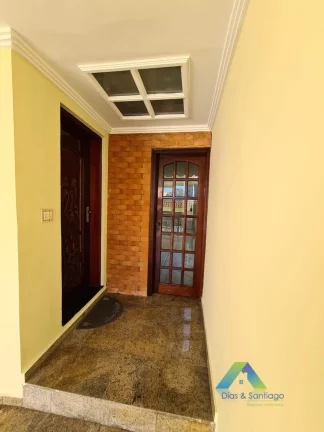 Imagem Sobrado com 3 suítes e 4 vagas em Vila Pires, Santo André/SP !!