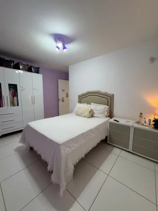 Imagem Casa em Condomínio à Venda em Vitória da Conquista-BA, Bairro Candeias: 3 Quartos, 1 Suíte, 1 Sala, 2 Banheiros, 1 Vaga, 77m².