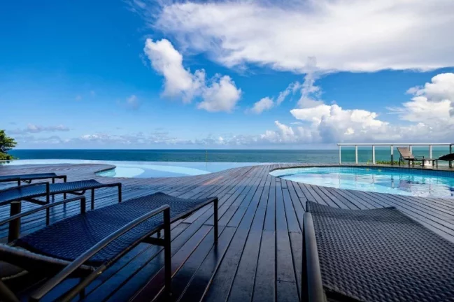 A 5ª Avenida Imóveis selecionou esse apartamento no TERRAZZO ONDINA, localizado no melhor de Ondina com vista mar: 2 Suites 98m² privativo, mobiliado:
