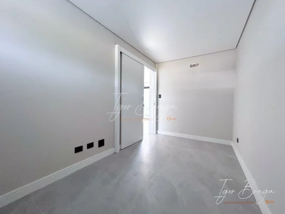 Imagem Casa Alto Padrão em Condomínio fechado a venda