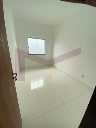 Imagem Casa 2/4 na Conceicao