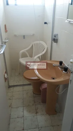 Imagem Sobrado com muito espaço, 4 dormitórios, 2 suítes, 2 Vagas.