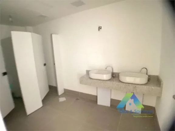 Imagem Salão comercial com 300m² em área nobre da Vila Mariana/Chácara Klabin com localização privilegiada a 550mts da Estação de Metrô Santos Imigrantes e 600mts da Klabin.